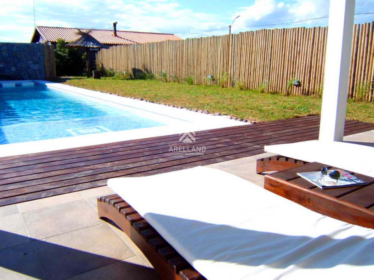 Casa ID.5167 - Primera fila con vista al océano. Gran piscina climatizada, barbacoa cerrada, wifi