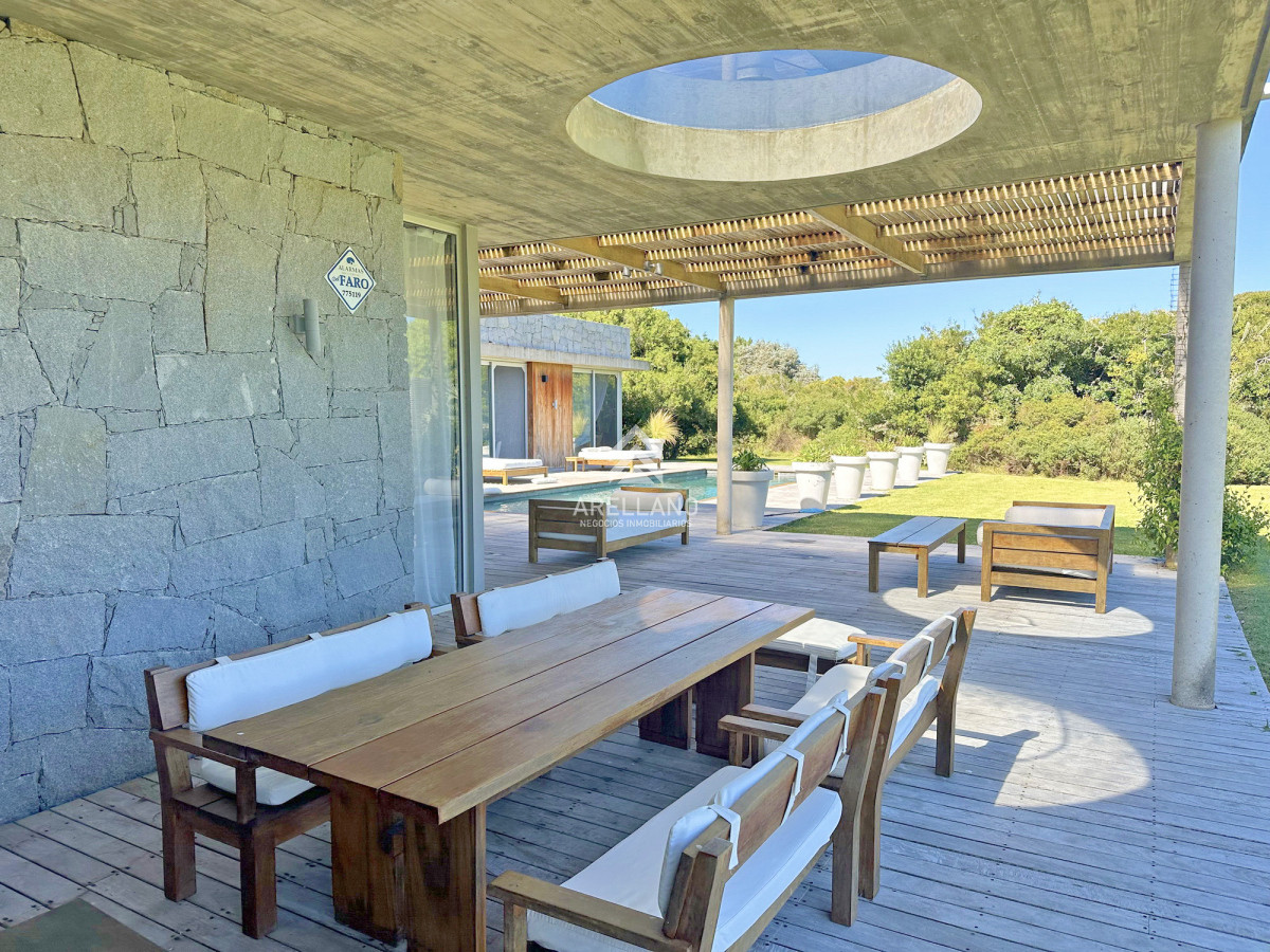 Casa ID.4642 - Chacra de lujo en José Ignacio con vista al océano. 5 suites, 3 hectáreas 