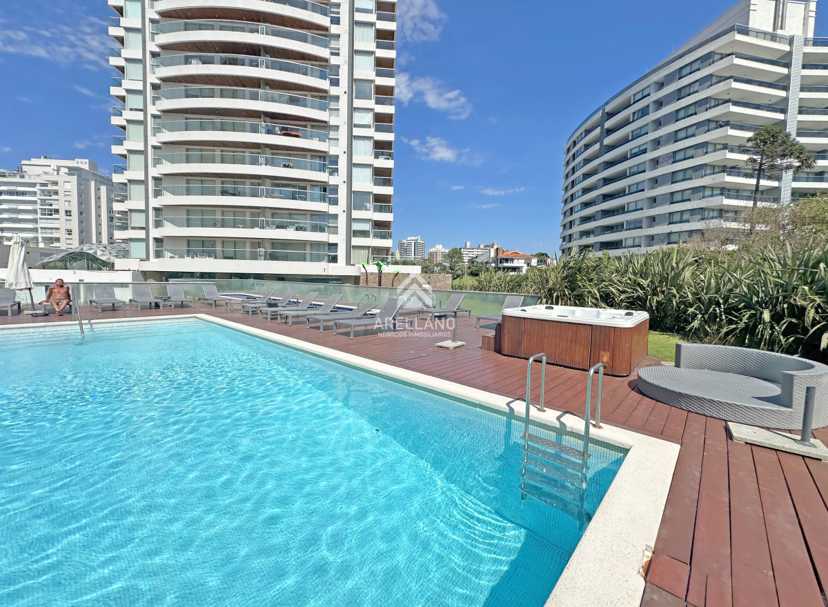 Apartamento ID.4379 - Venta apartamento 2 dormitorios, 2 baños, losa radiante, garaje, baulera.