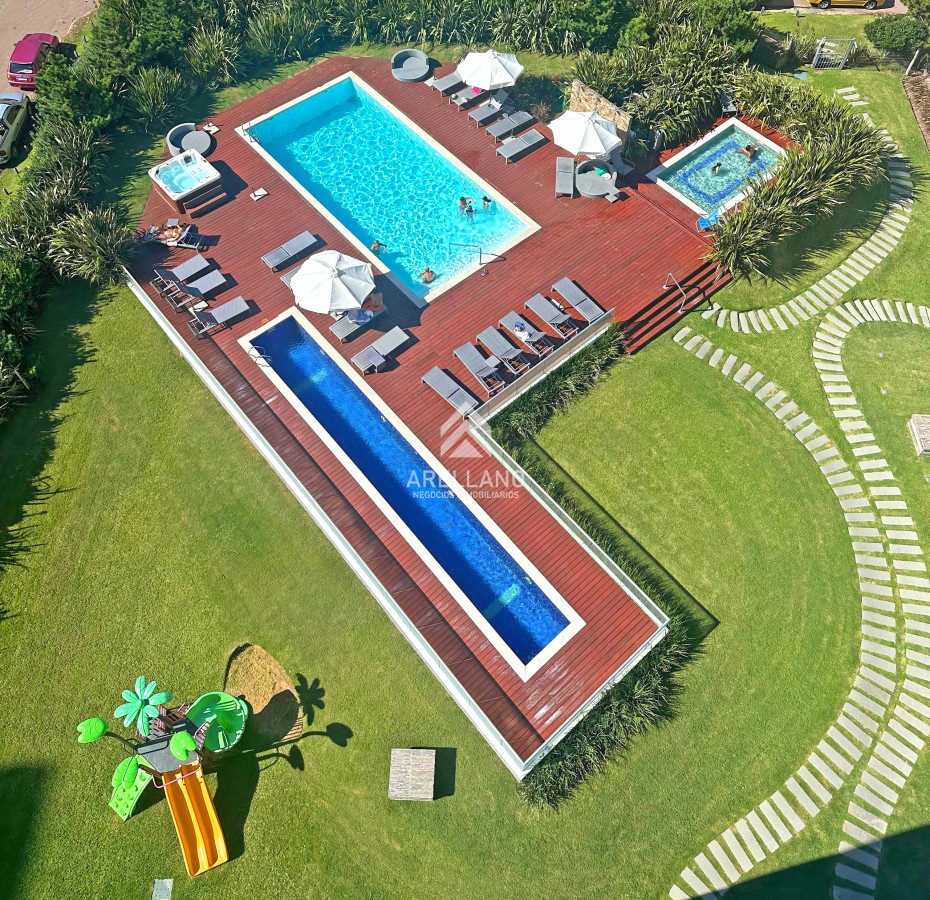 Apartamento ID.4379 - Venta apartamento 2 dormitorios, 2 baños, losa radiante, garaje, baulera.