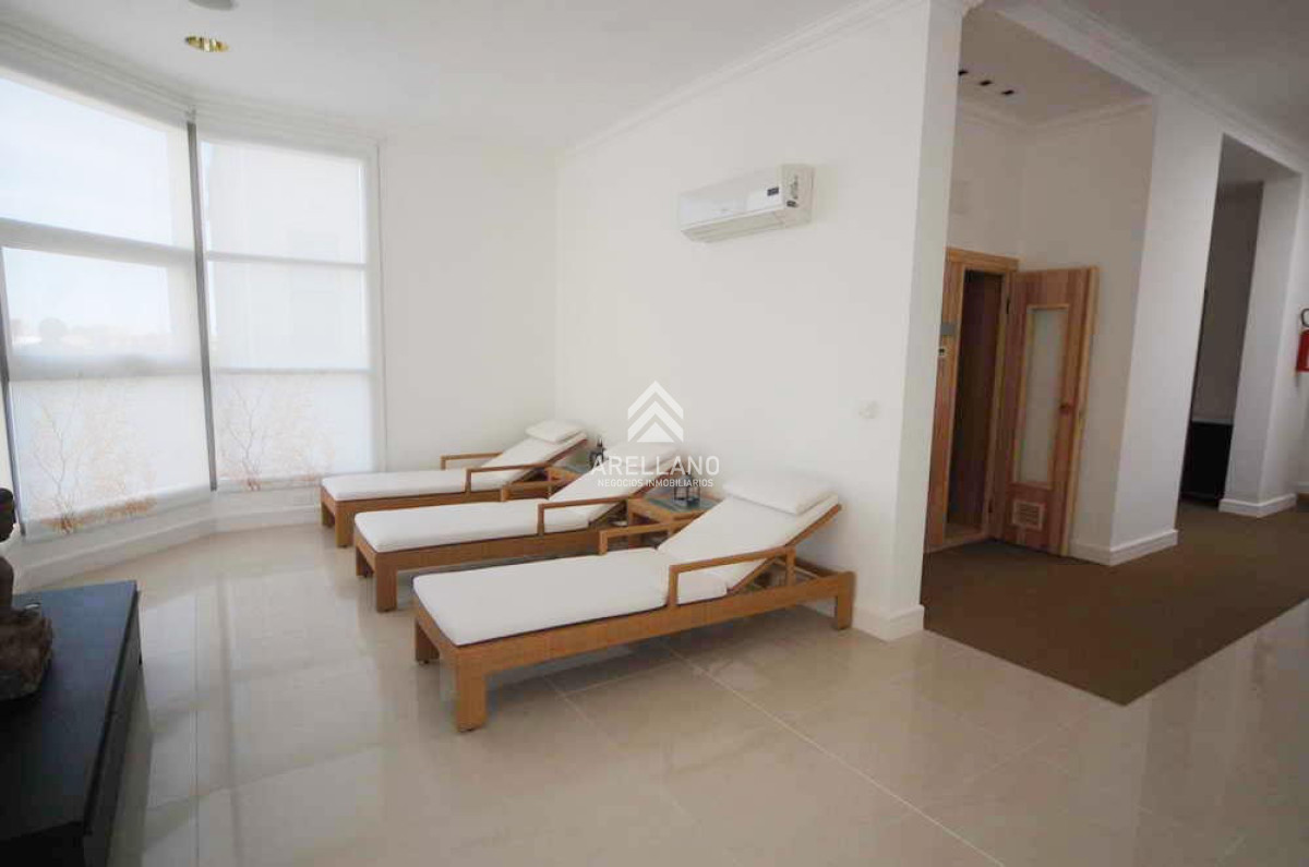 Apartamento ID.4643 - Esquinero en Imperiale, 4 suites. 