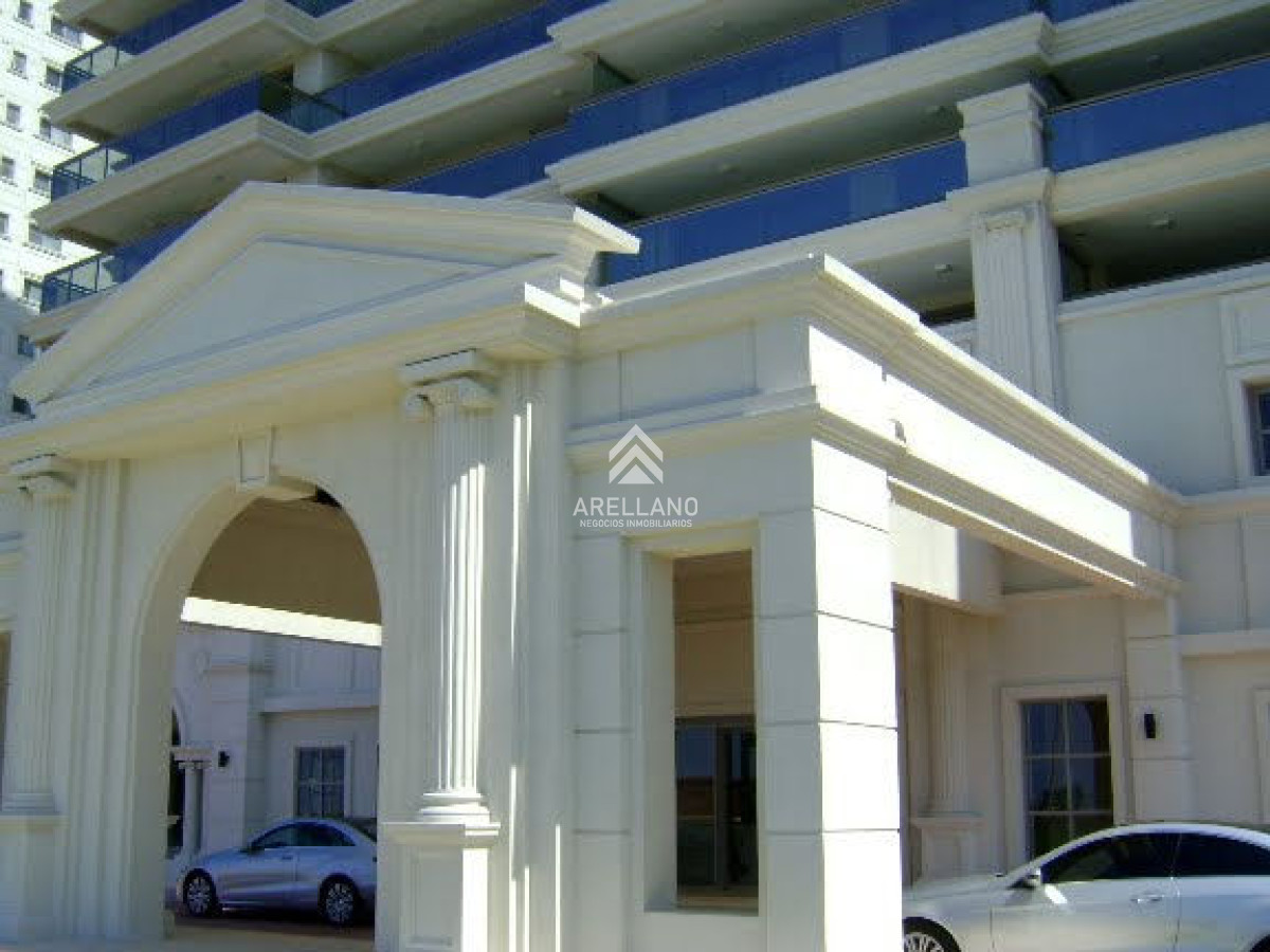 Apartamento ID.4643 - Esquinero en Imperiale, 4 suites. 