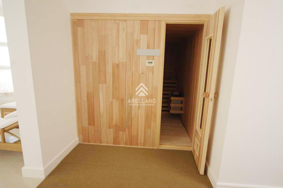 Apartamento ID.4643 - Esquinero en Imperiale, 4 suites. 
