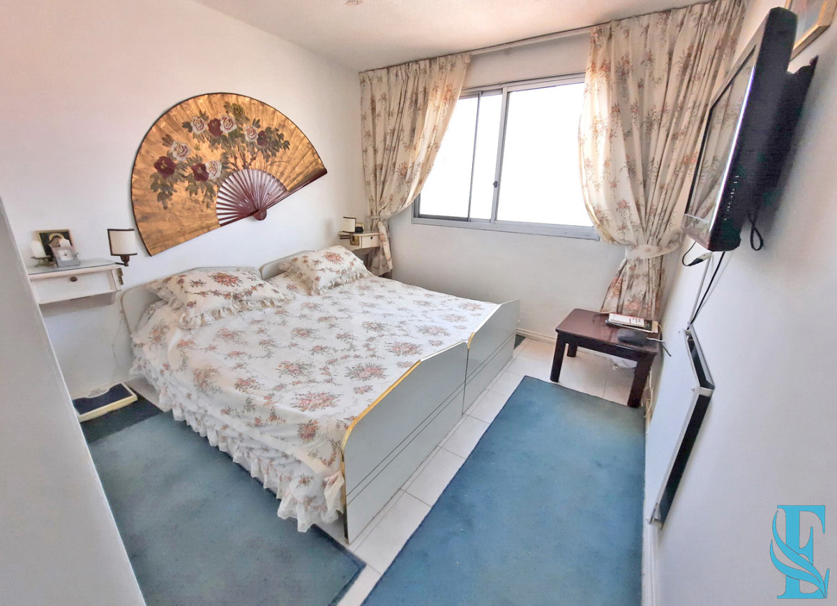 Apartamento ID.527 - Piso alto en Playa Brava con todos los servicios y gastos bajos.