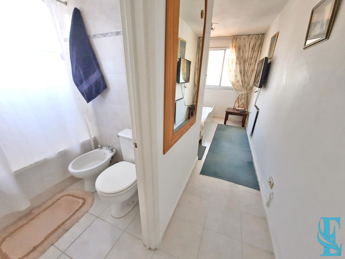 Apartamento ID.527 - Piso alto en Playa Brava con todos los servicios y gastos bajos.