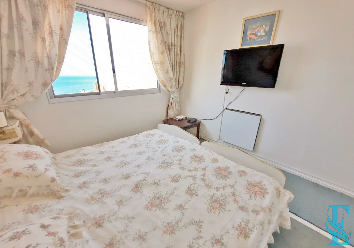 Apartamento ID.527 - Piso alto en Playa Brava con todos los servicios y gastos bajos.