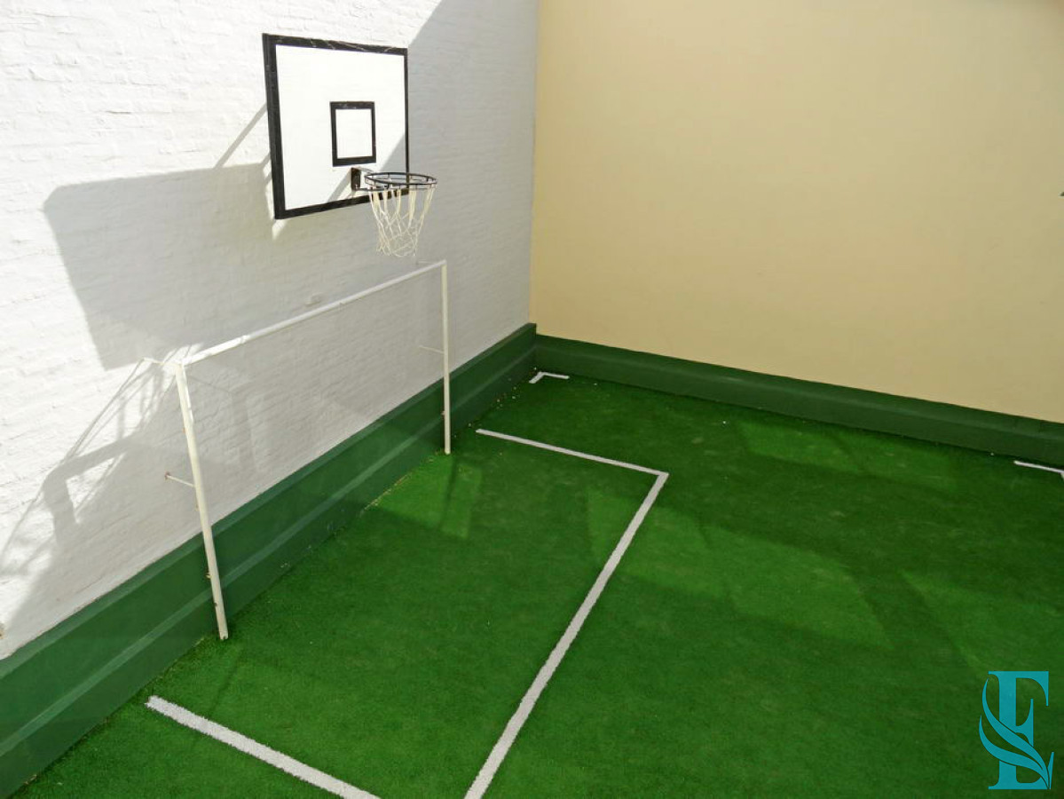 Apartamento ID.527 - Piso alto en Playa Brava con todos los servicios y gastos bajos.