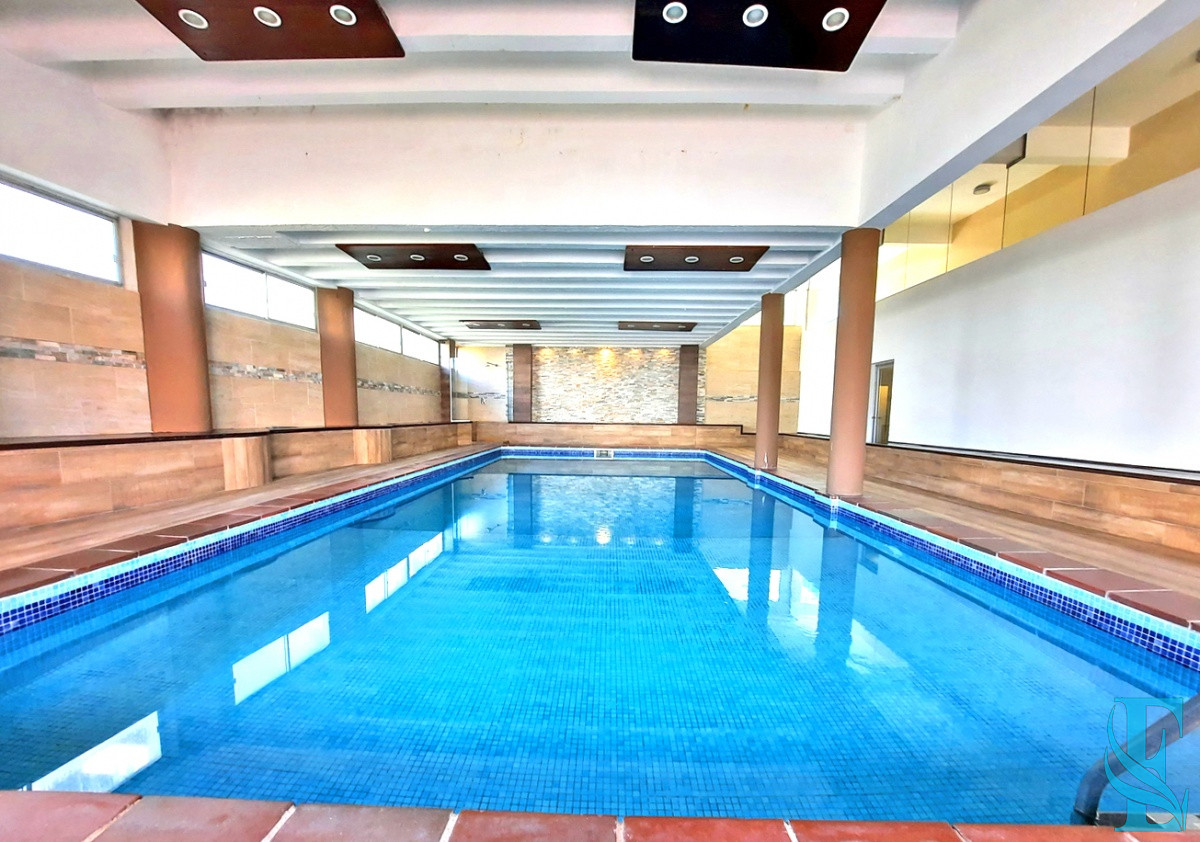 Apartamento ID.527 - Piso alto en Playa Brava con todos los servicios y gastos bajos.