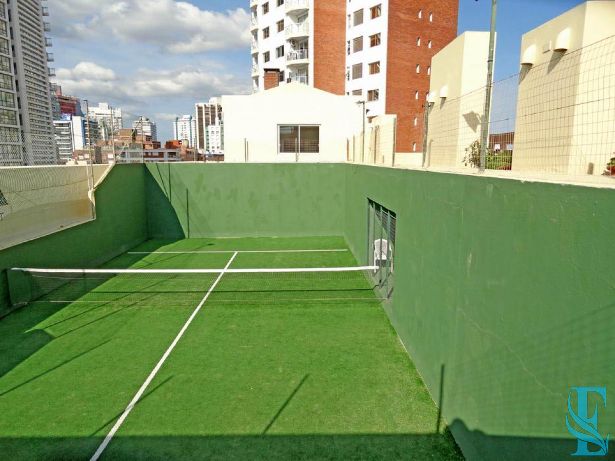 Apartamento ID.527 - Piso alto en Playa Brava con todos los servicios y gastos bajos.