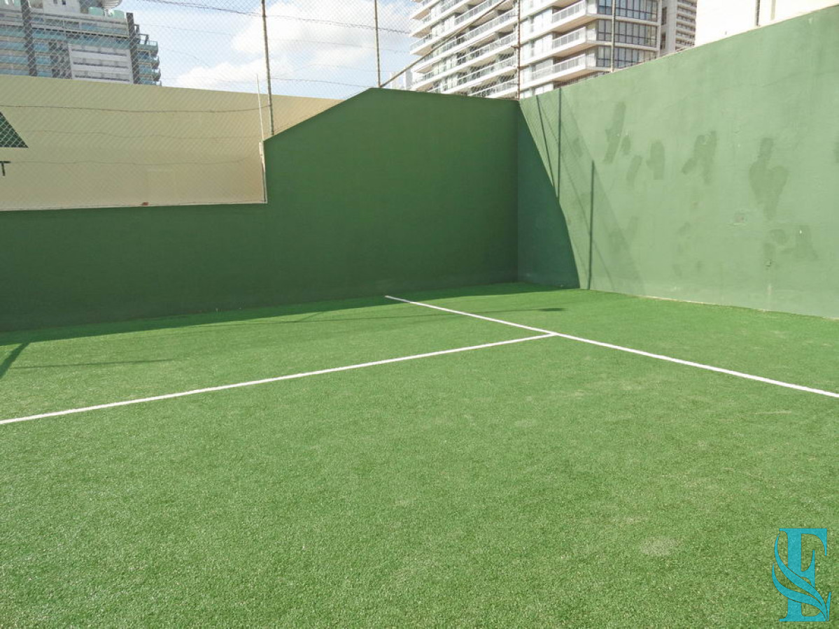 Apartamento ID.527 - Piso alto en Playa Brava con todos los servicios y gastos bajos.