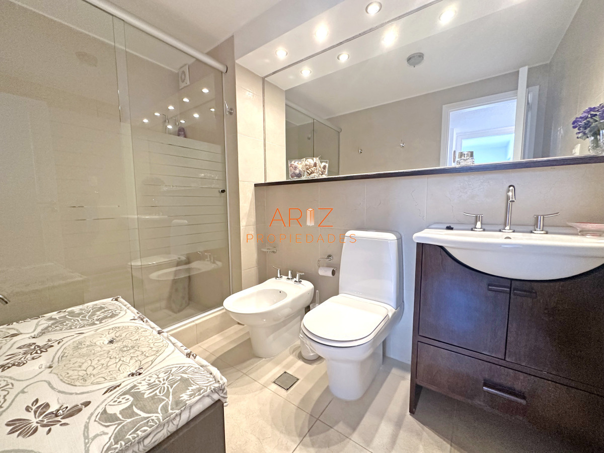 Apartamento ID.2378 - Zona puerto, con toda la vista. 3 dorm. Reciclado