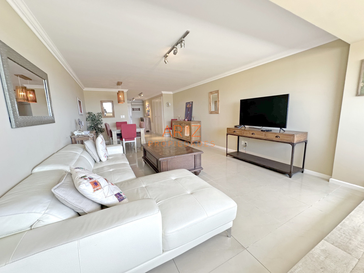 Apartamento ID.2366 - Imperiale. 3 suites + toilette. De lo más exclusivo en Punta del Este.