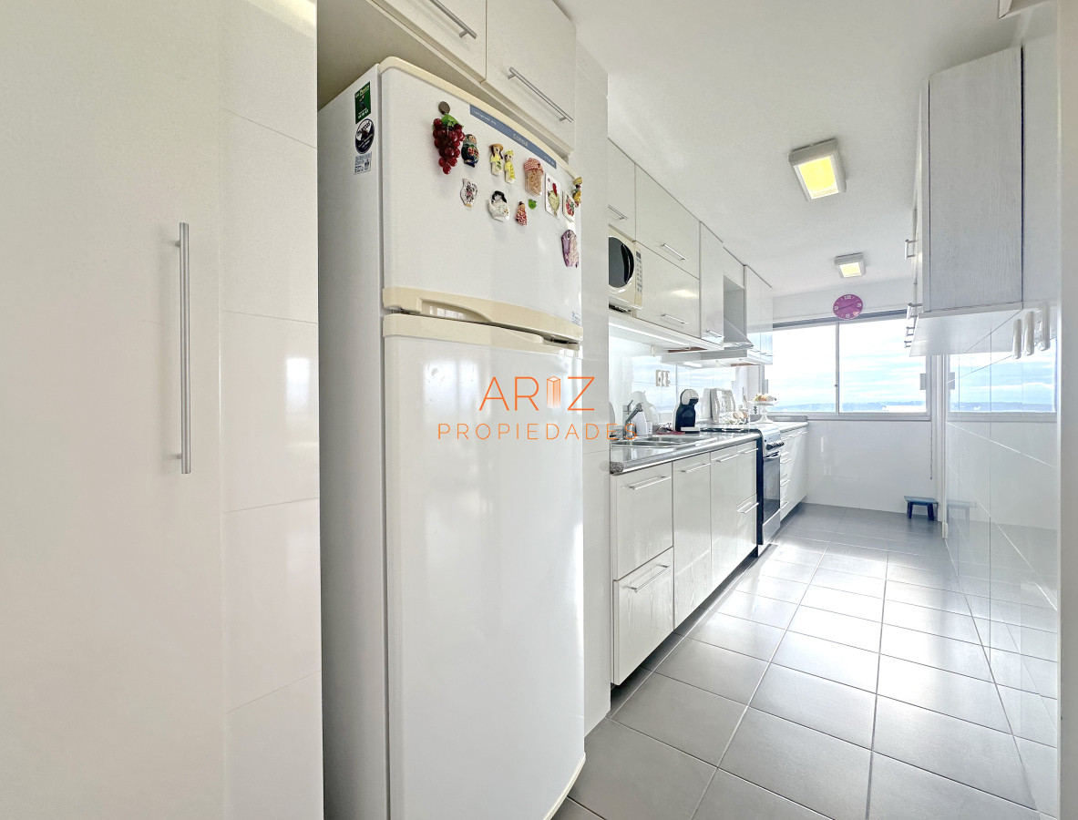 Apartamento ID.2378 - Zona puerto, con toda la vista. 3 dorm. Reciclado