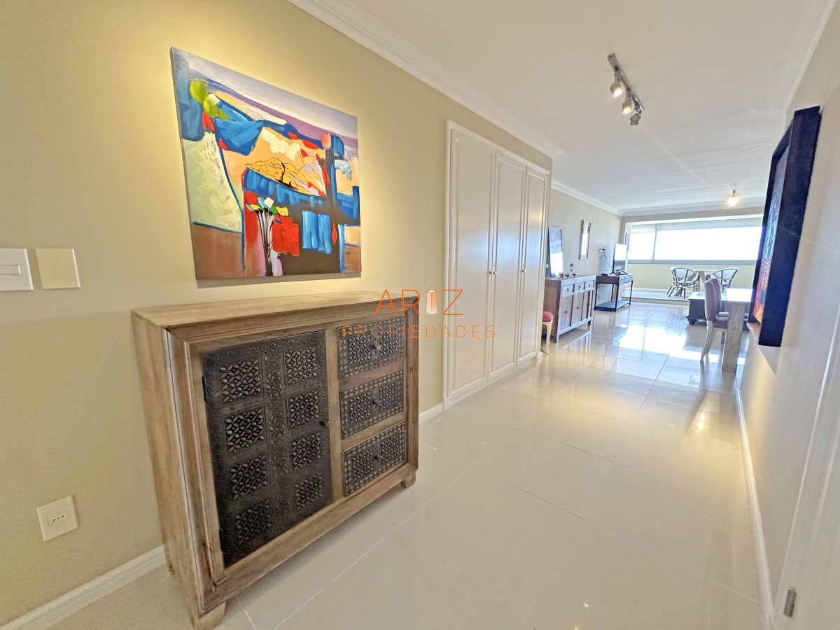 Apartamento ID.2366 - Imperiale. 3 suites + toilette. De lo más exclusivo en Punta del Este.