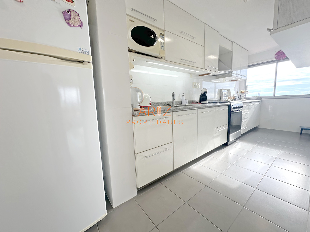 Apartamento ID.2378 - Zona puerto, con toda la vista. 3 dorm. Reciclado