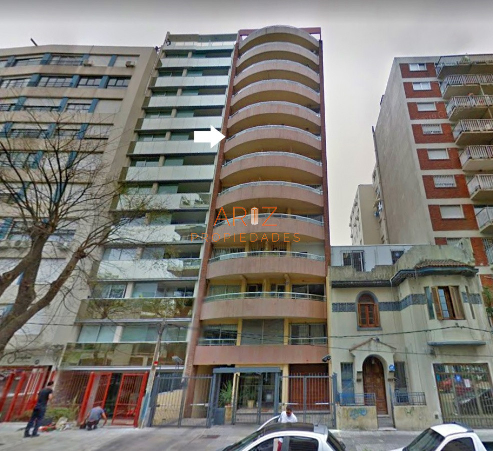 Apartamento ID.2382 - Punta Carretas, sobre Av Sarmiento, al frente. Gran terraza. Con renta
