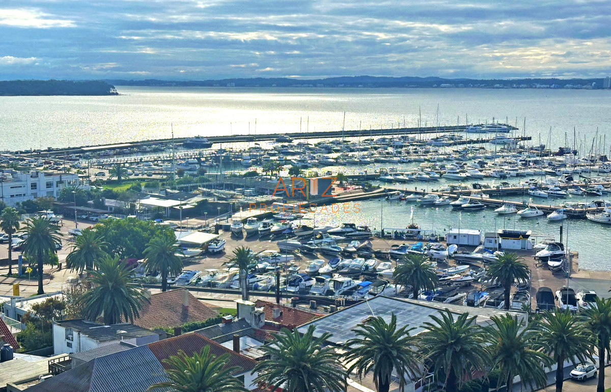 Apartamento ID.2378 - Zona puerto, con toda la vista. 3 dorm. Reciclado
