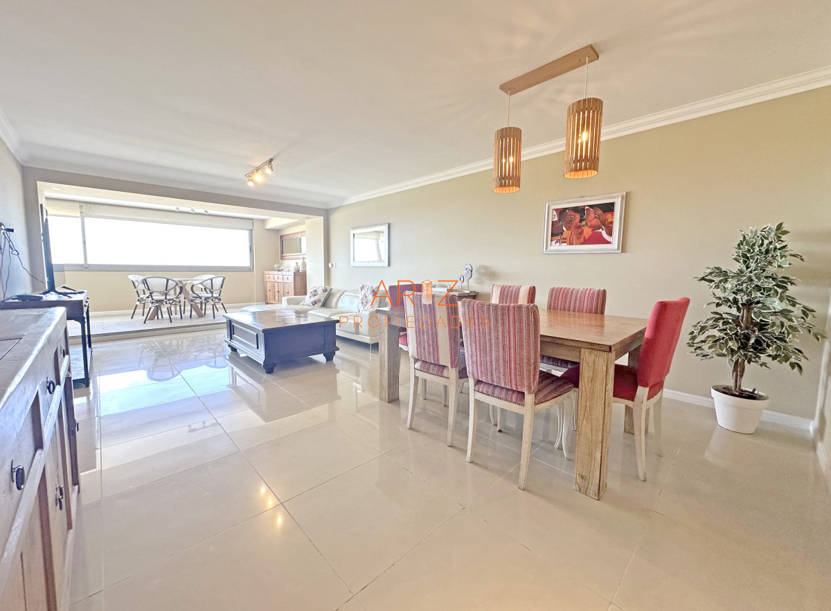 Apartamento ID.2366 - Imperiale. 3 suites + toilette. De lo más exclusivo en Punta del Este.