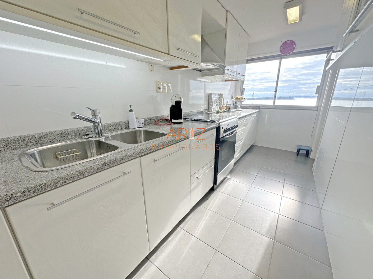 Apartamento ID.2378 - Zona puerto, con toda la vista. 3 dorm. Reciclado
