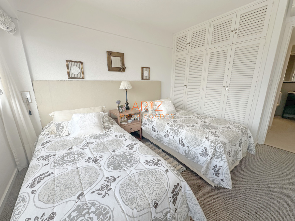 Apartamento ID.2378 - Zona puerto, con toda la vista. 3 dorm. Reciclado