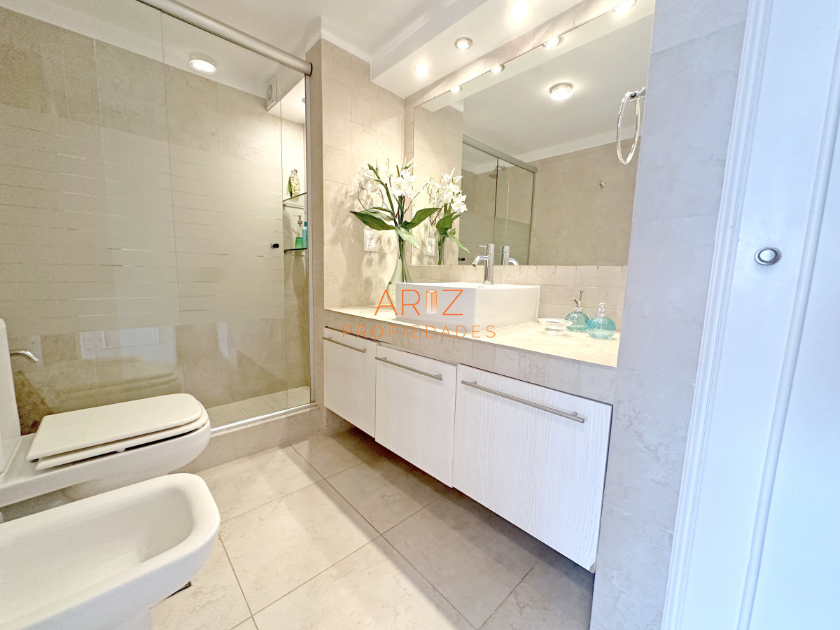 Apartamento ID.2378 - Zona puerto, con toda la vista. 3 dorm. Reciclado