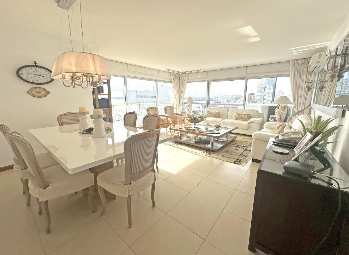 Apartamento ID.2378 - Zona puerto, con toda la vista. 3 dorm. Reciclado