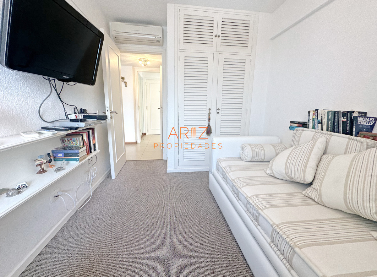 Apartamento ID.2378 - Zona puerto, con toda la vista. 3 dorm. Reciclado