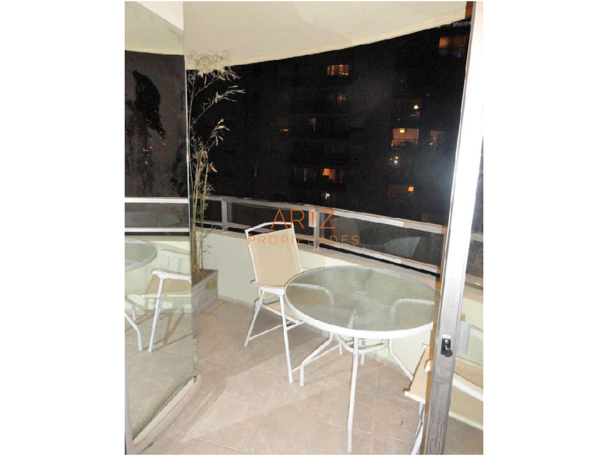 Apartamento ID.2382 - Punta Carretas, sobre Av Sarmiento, al frente. Gran terraza. Con renta