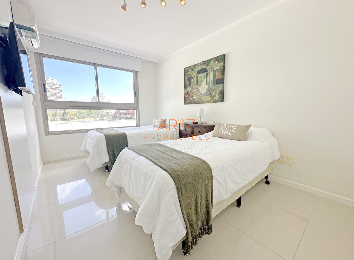 Apartamento ID.2366 - Imperiale. 3 suites + toilette. De lo más exclusivo en Punta del Este.