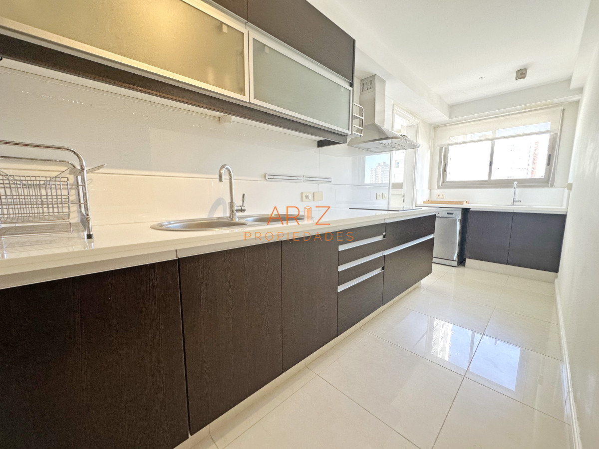 Apartamento ID.2366 - Imperiale. 3 suites + toilette. De lo más exclusivo en Punta del Este.