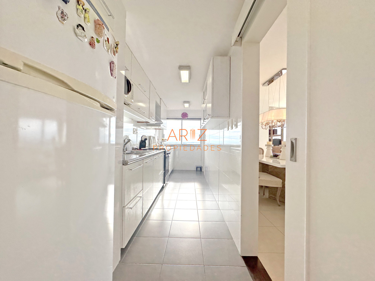 Apartamento ID.2378 - Zona puerto, con toda la vista. 3 dorm. Reciclado
