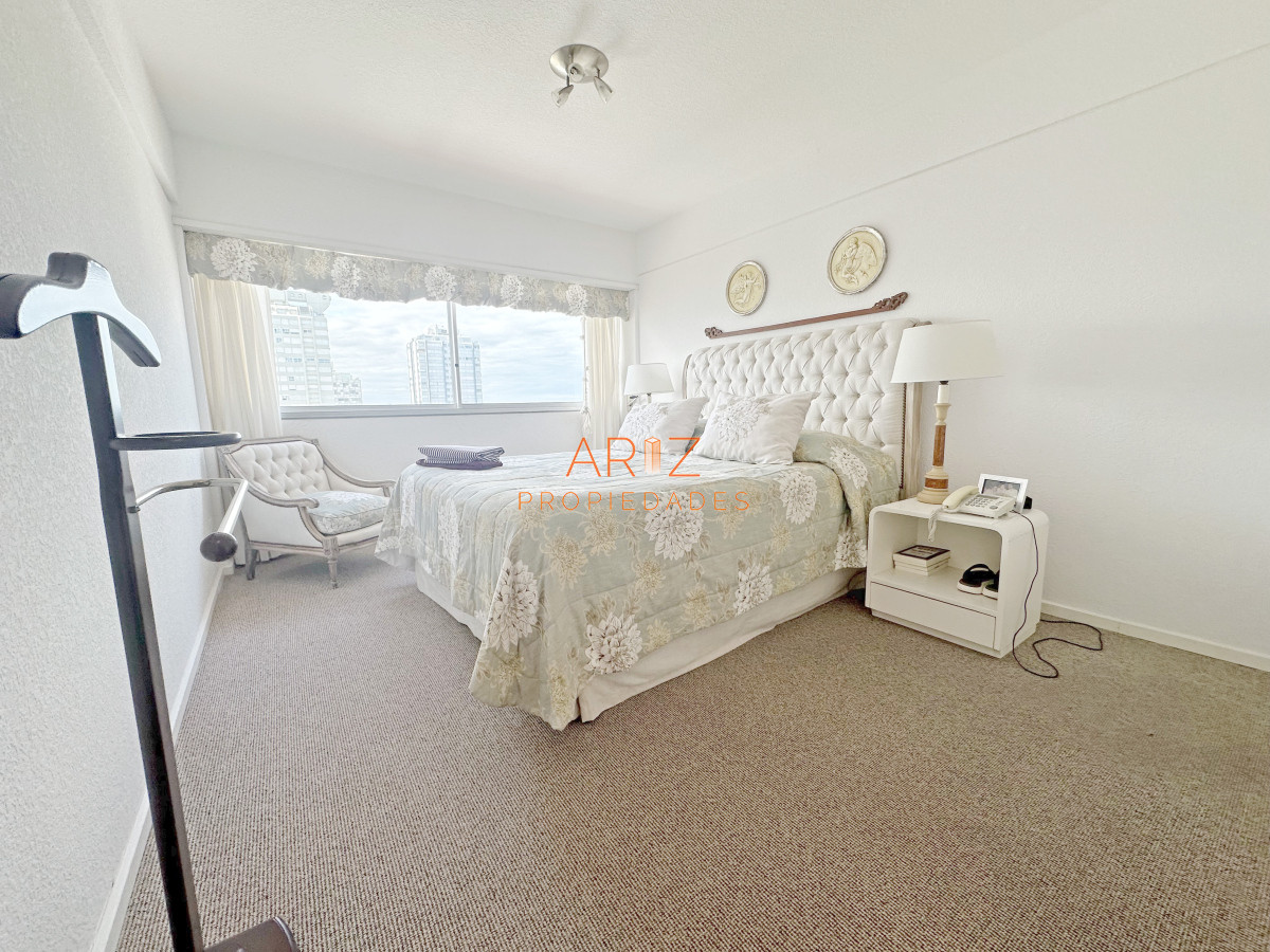 Apartamento ID.2378 - Zona puerto, con toda la vista. 3 dorm. Reciclado