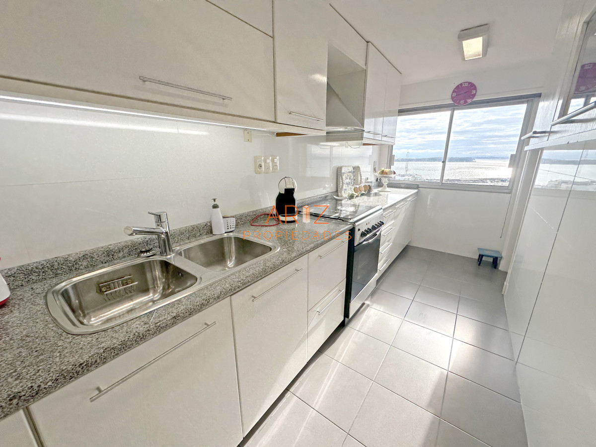 Apartamento ID.2378 - Zona puerto, con toda la vista. 3 dorm. Reciclado