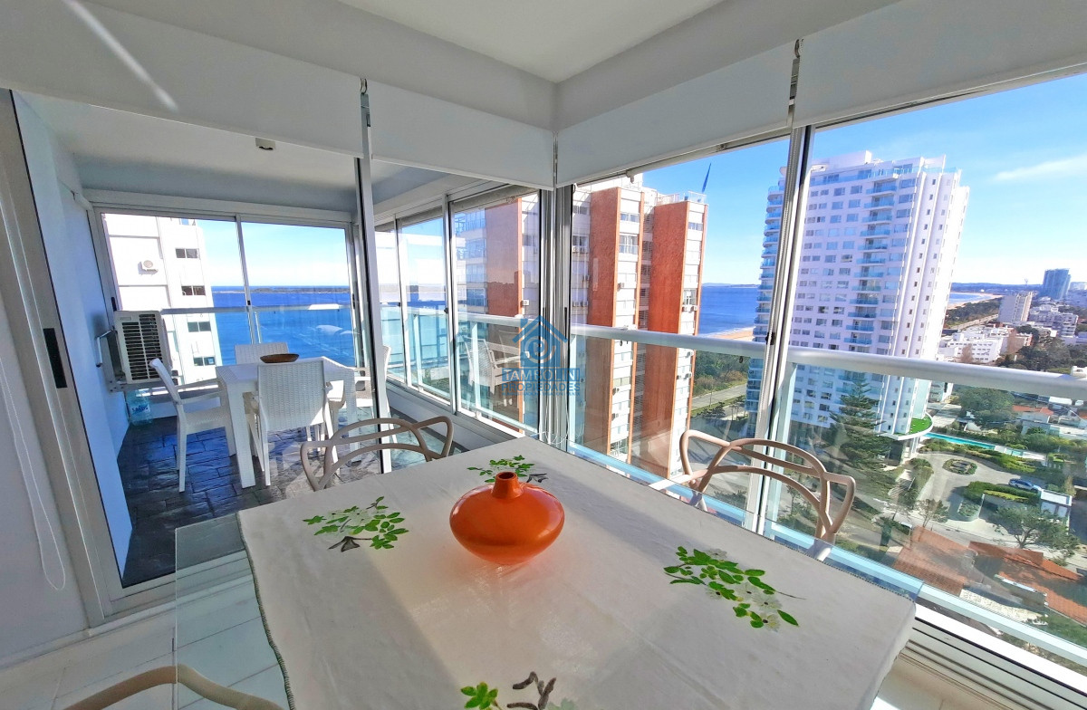 Apartamento ID.703 - Mansa, piso alto, garaje doble
