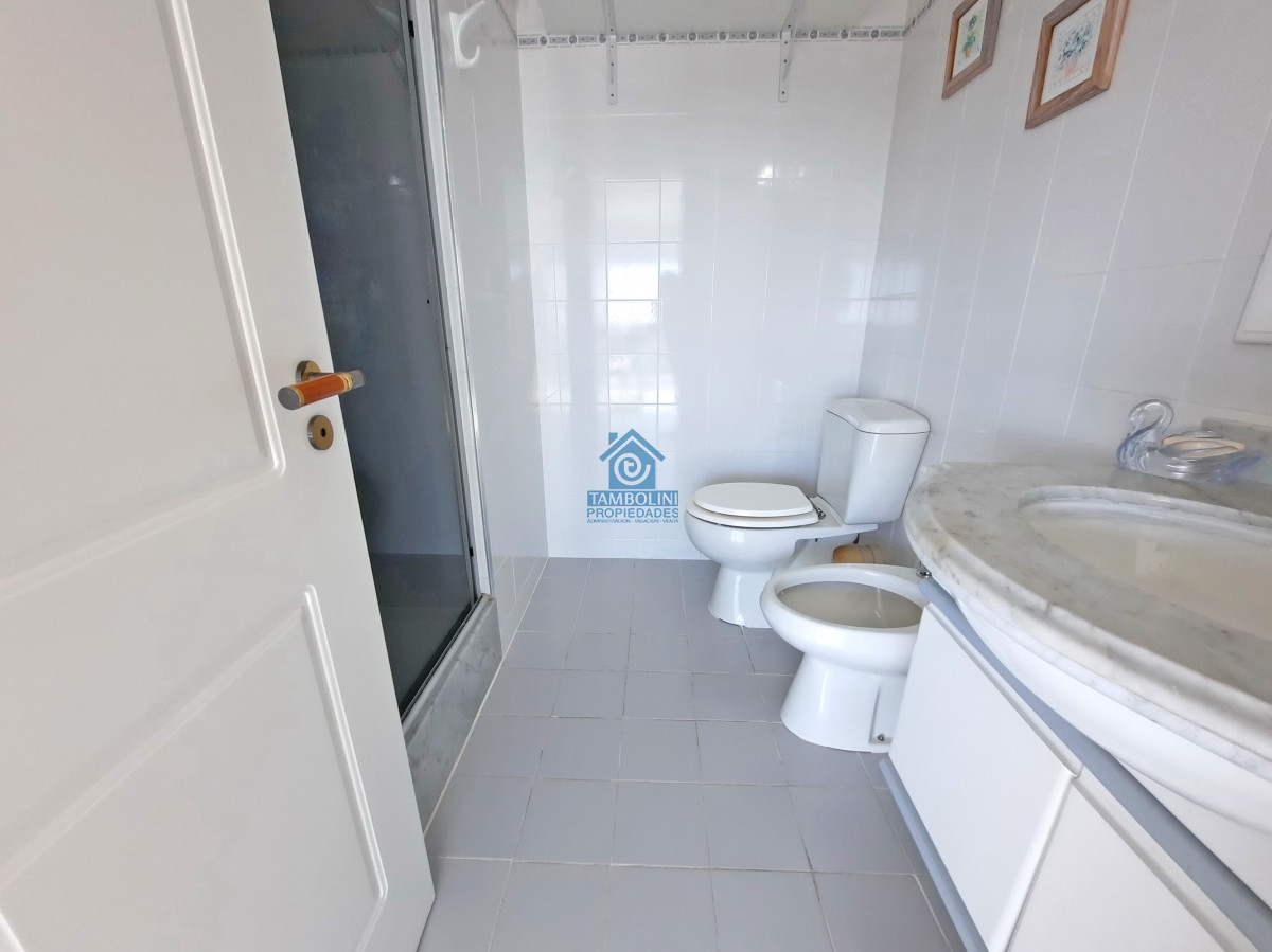 Apartamento ID.703 - Mansa, piso alto, garaje doble
