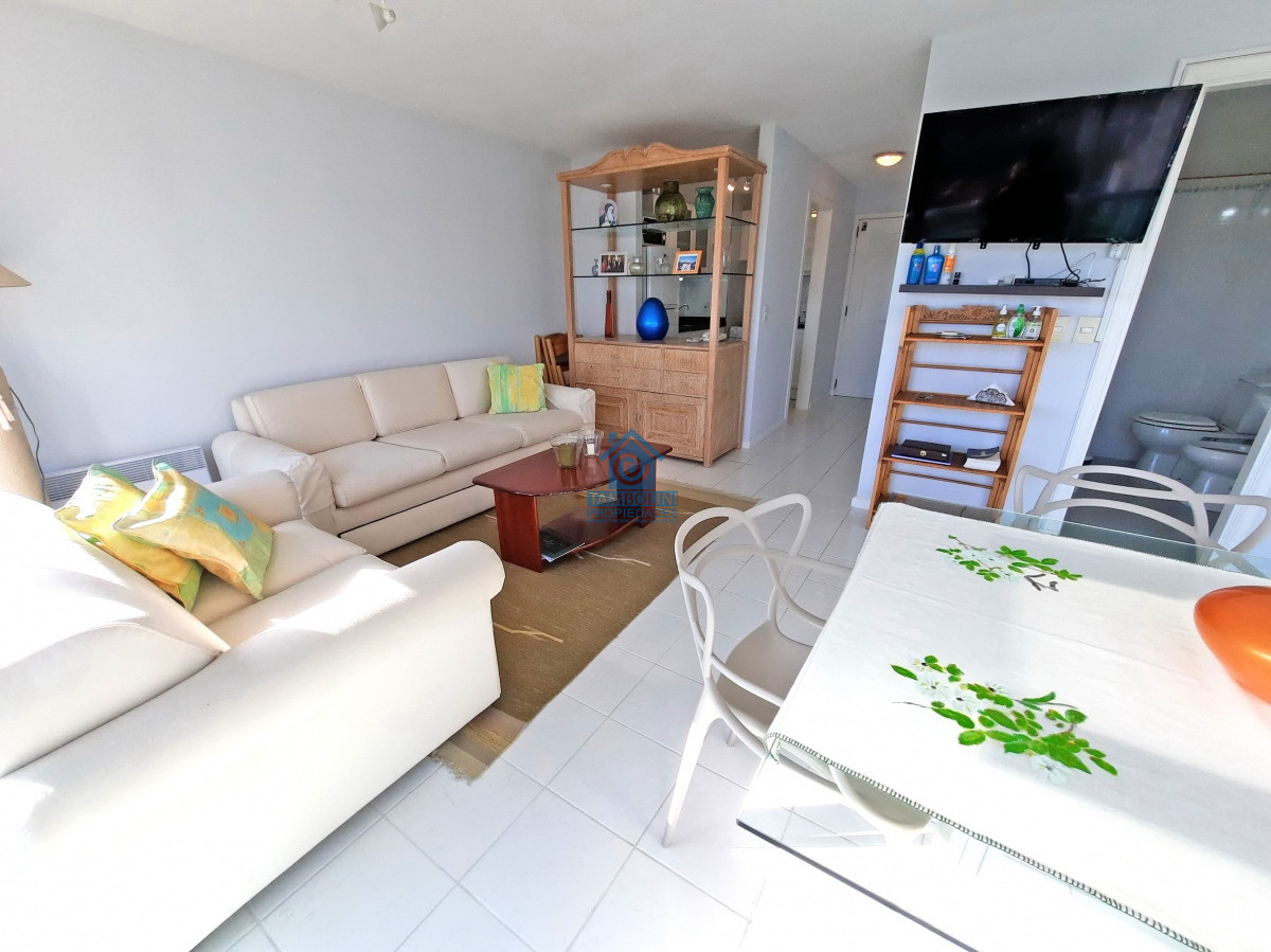 Apartamento ID.703 - Mansa, piso alto, garaje doble