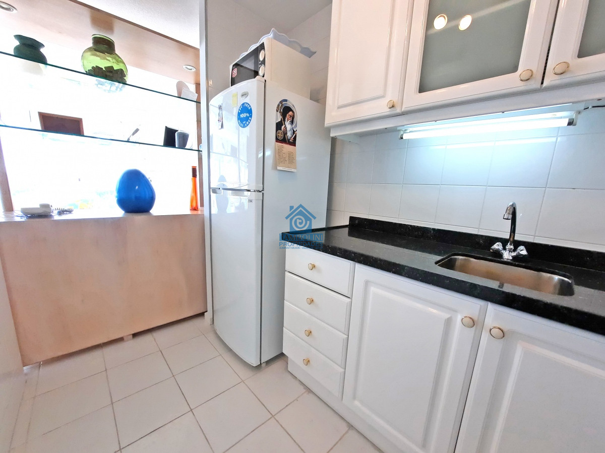 Apartamento ID.703 - Mansa, piso alto, garaje doble