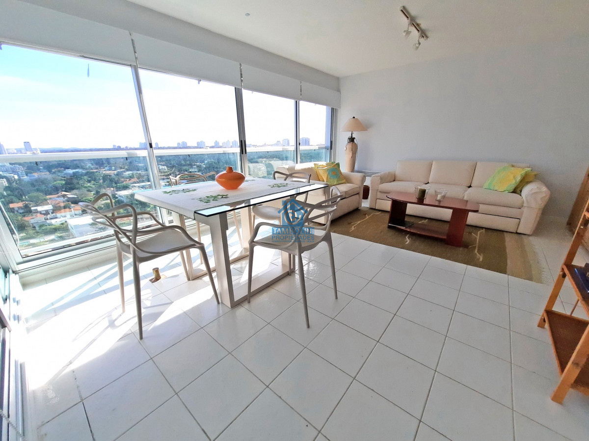 Apartamento ID.703 - Mansa, piso alto, garaje doble