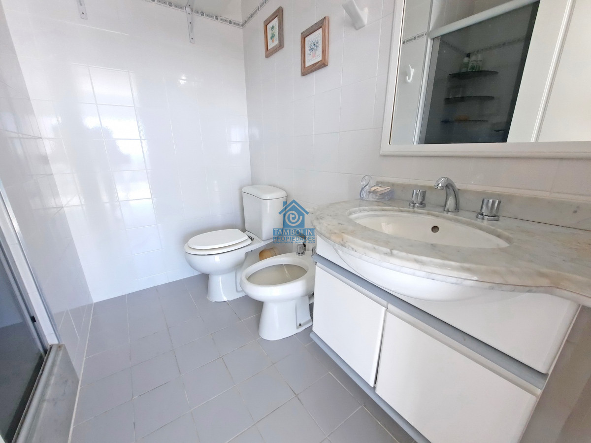 Apartamento ID.703 - Mansa, piso alto, garaje doble