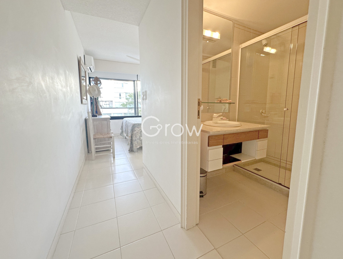 Apartamento ID.3069 - Puerto, exclusivo edificio. 3 suites + servicio.