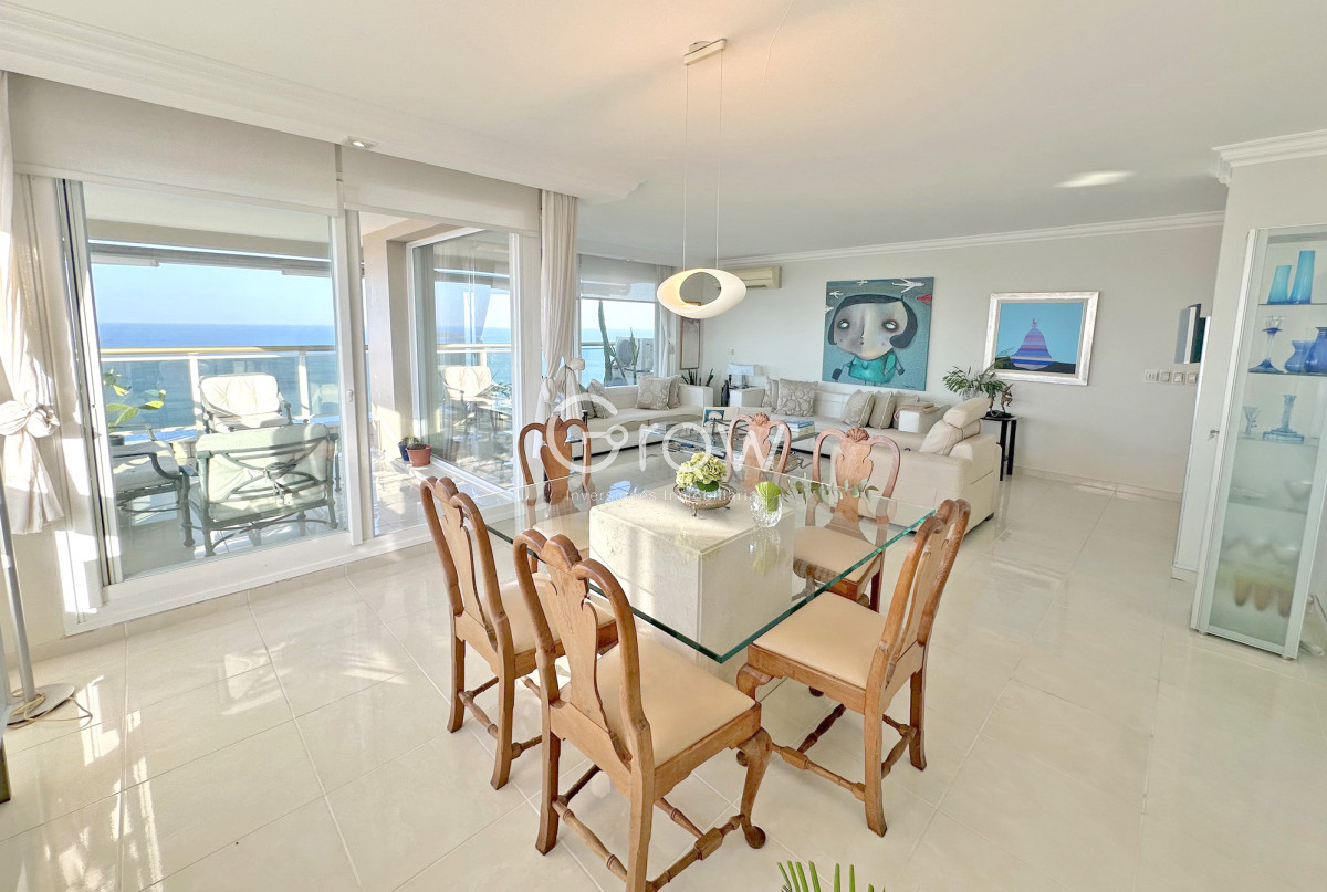Apartamento ID.2585 - Le Jardin, esquinero piso alto, garaje doble.