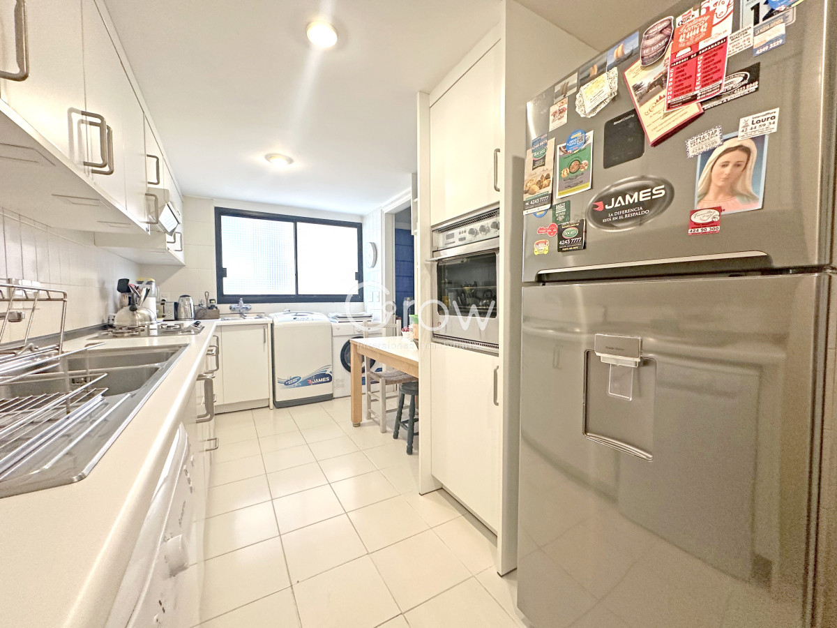 Apartamento ID.3069 - Puerto, exclusivo edificio. 3 suites + servicio.