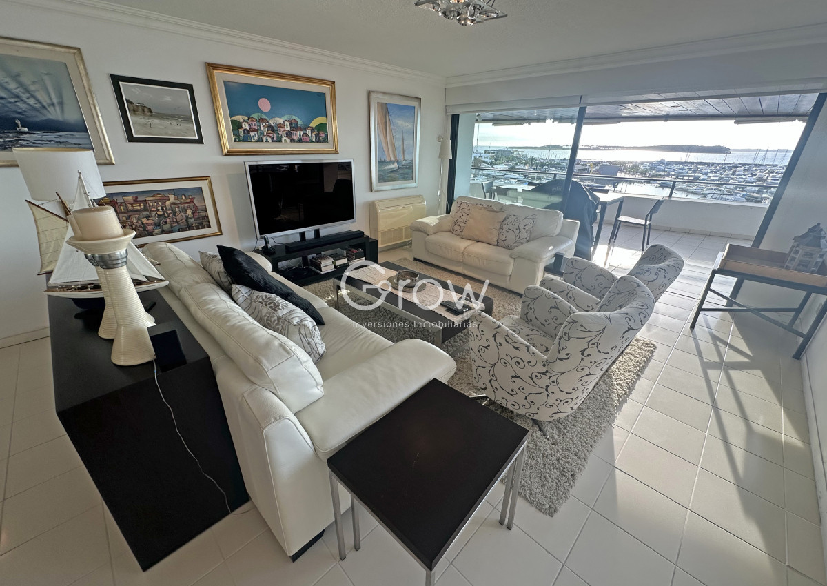 Apartamento ID.3069 - Puerto, exclusivo edificio. 3 suites + servicio.