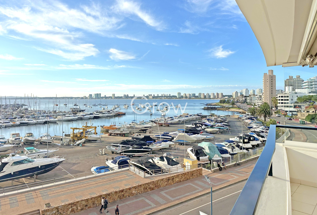 Apartamento ID.3069 - Puerto, exclusivo edificio. 3 suites + servicio.