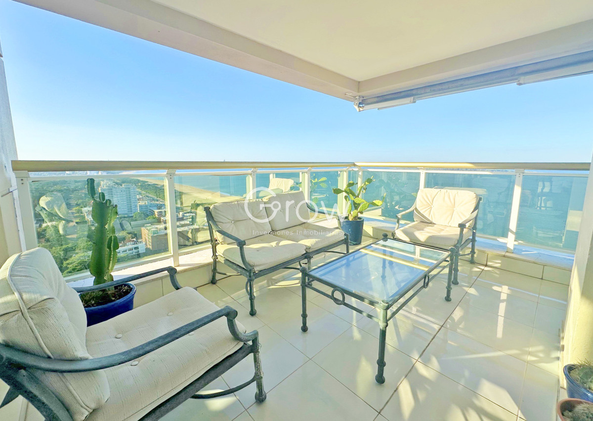 Apartamento ID.2585 - Le Jardin, esquinero piso alto, garaje doble.