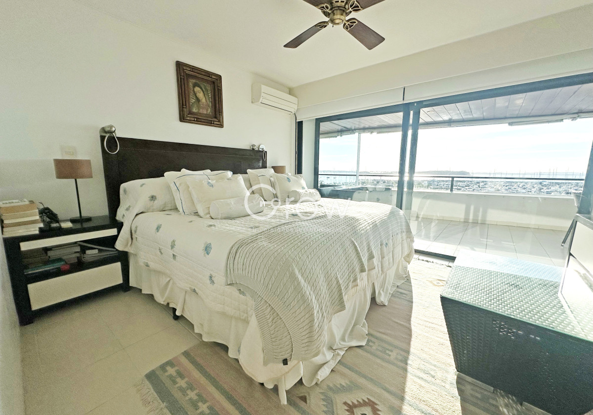 Apartamento ID.3069 - Puerto, exclusivo edificio. 3 suites + servicio.