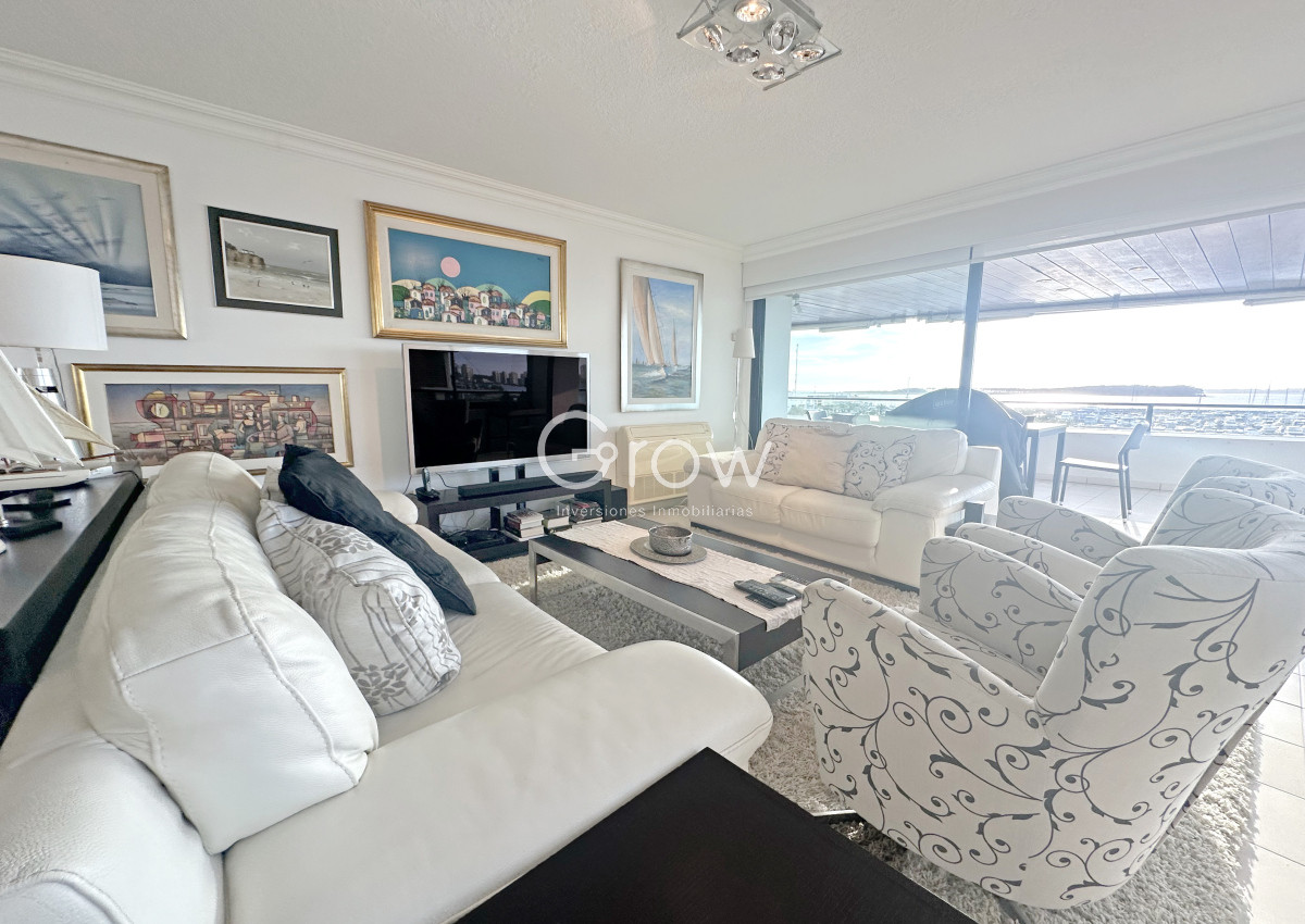 Apartamento ID.3069 - Puerto, exclusivo edificio. 3 suites + servicio.