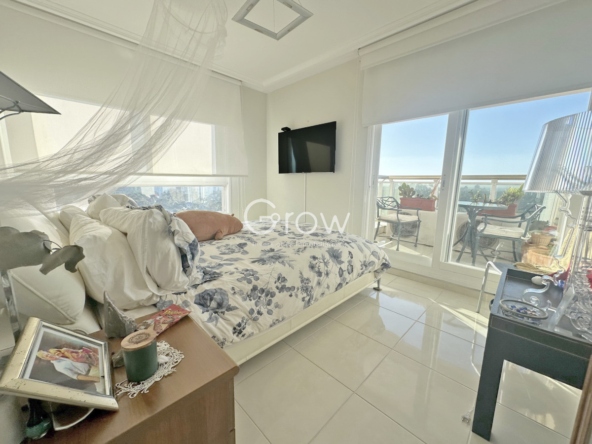 Apartamento ID.2585 - Le Jardin, esquinero piso alto, garaje doble.