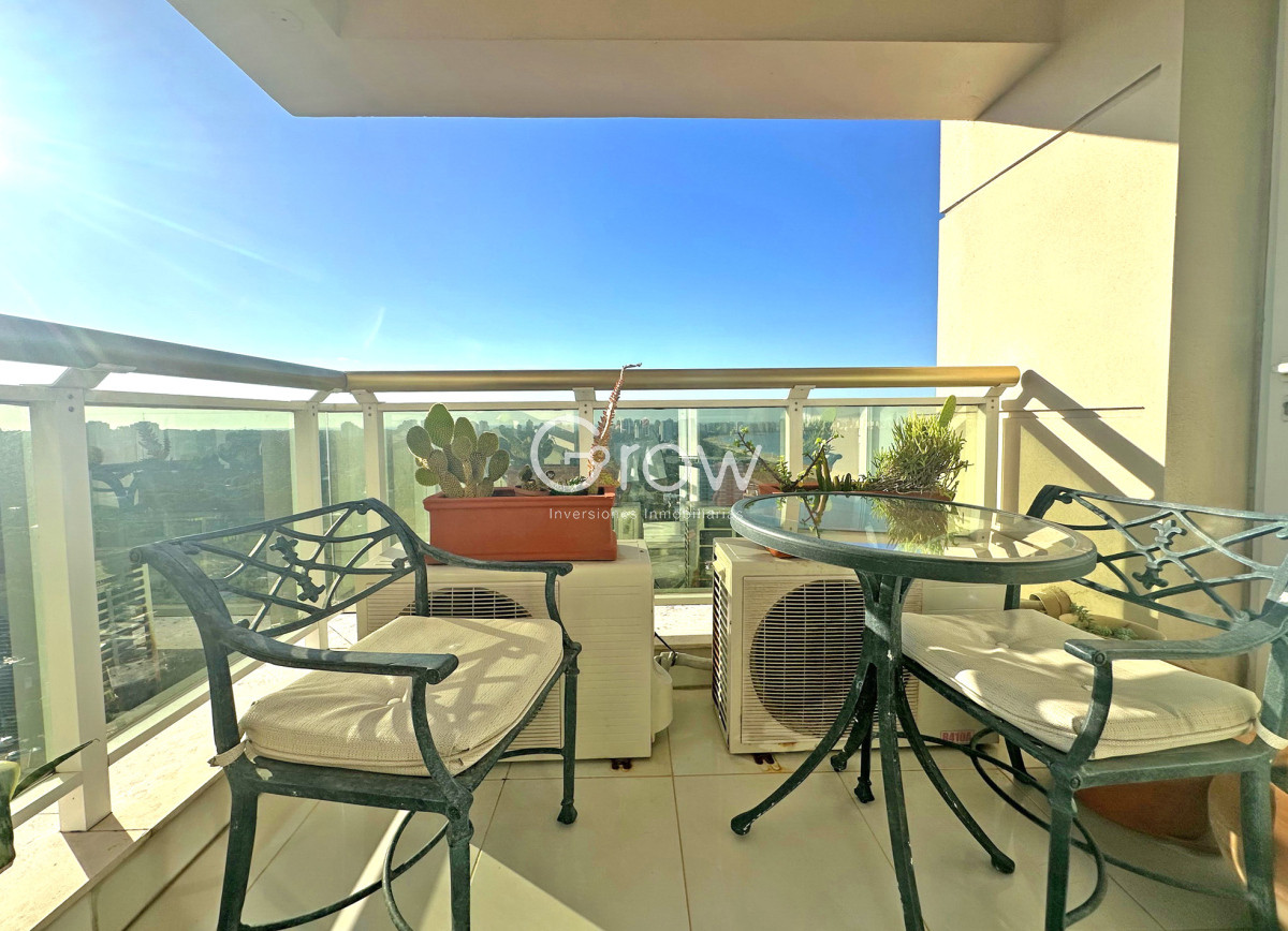 Apartamento ID.2585 - Le Jardin, esquinero piso alto, garaje doble.
