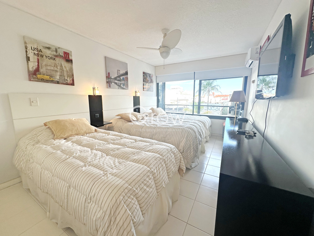 Apartamento ID.3069 - Puerto, exclusivo edificio. 3 suites + servicio.